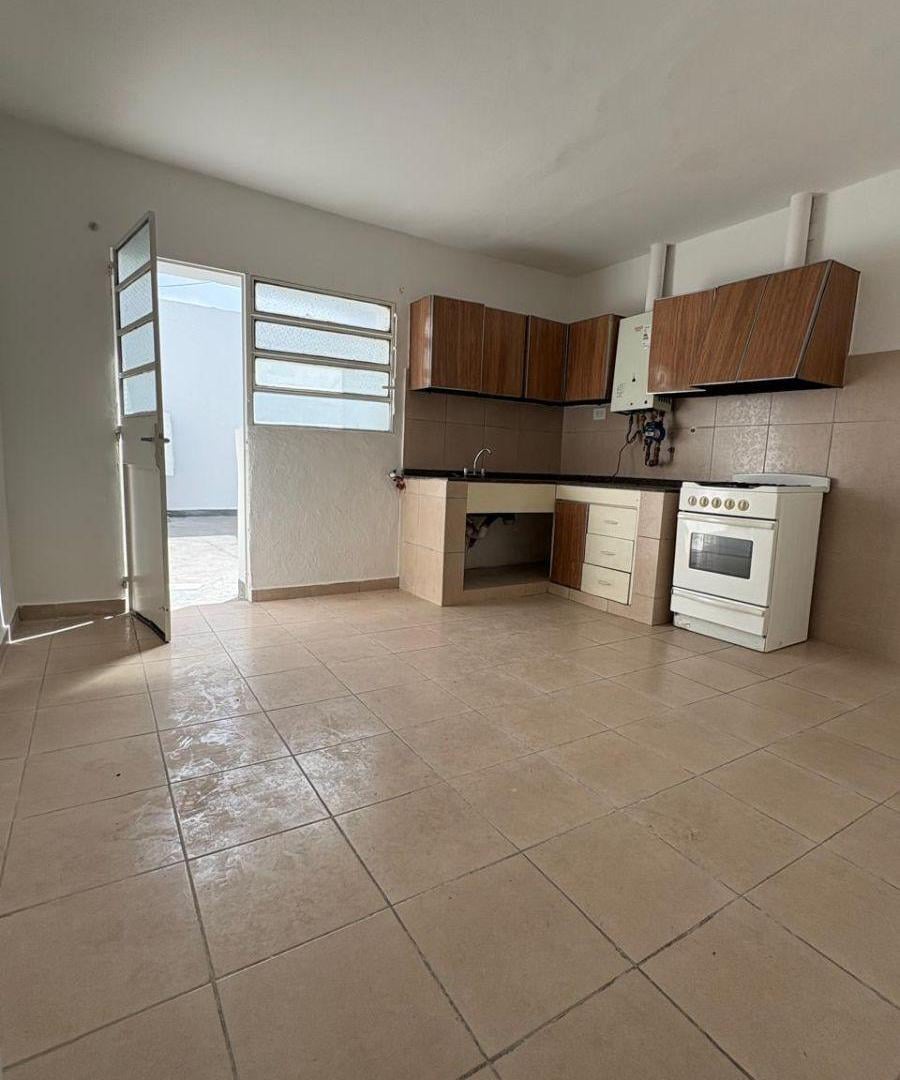 Foto de VENTA DE CASA DE 2 DORMITORIOS, CALLE GAONA 1194 BARRIO LOS PLATANOS, imagen 4