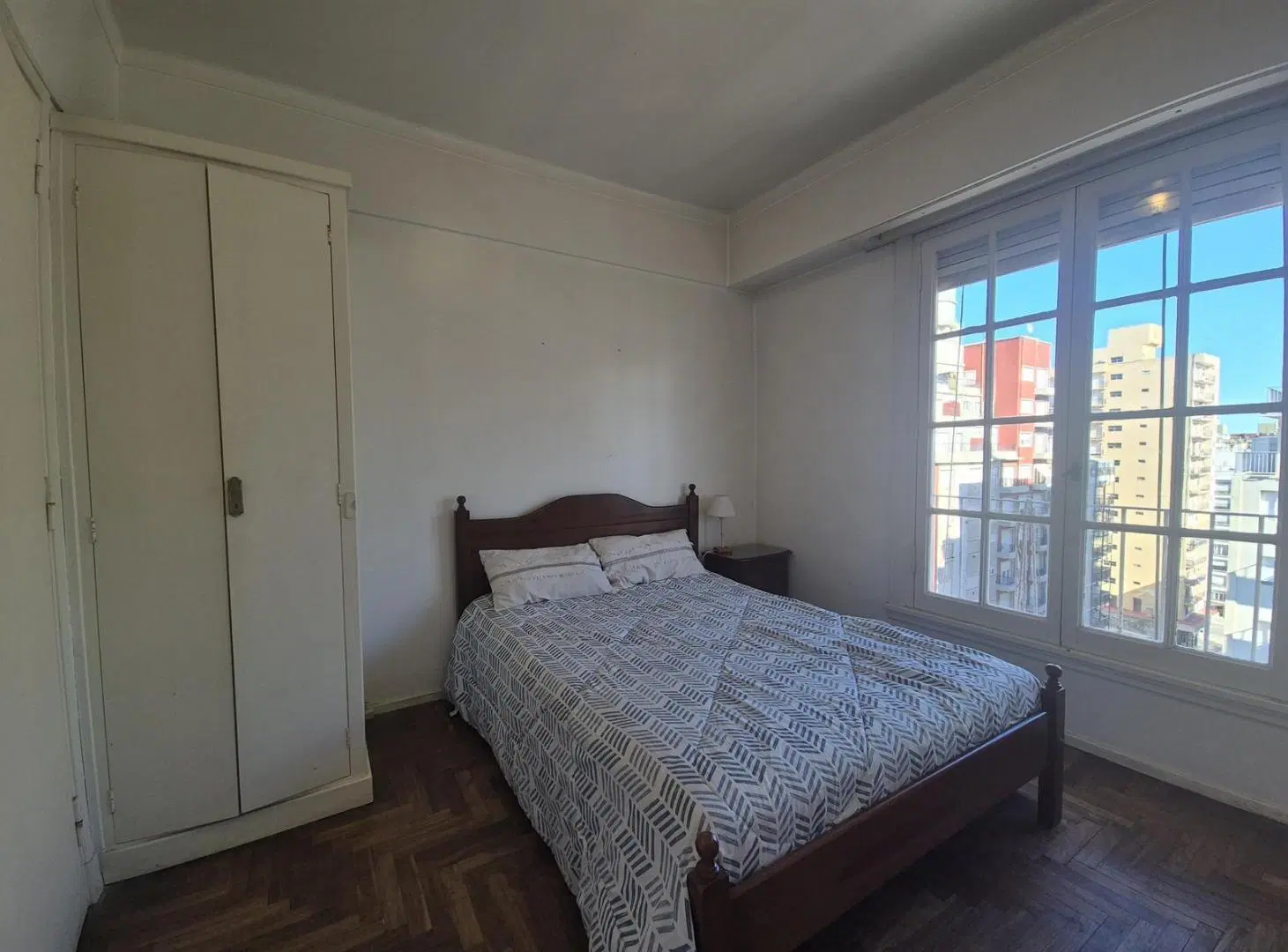 Departamento de 3 ambientes en Plaza Colón 4