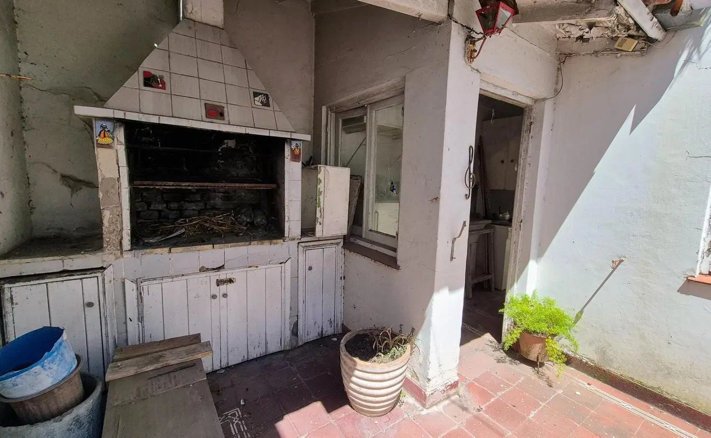 Chalet 4 ambientes con cochera a reciclar 2