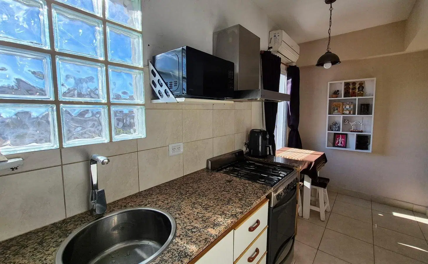 Oportunidad! 2 ambientes a calle amoblado en impecable estado - Nueva Pompeya 2