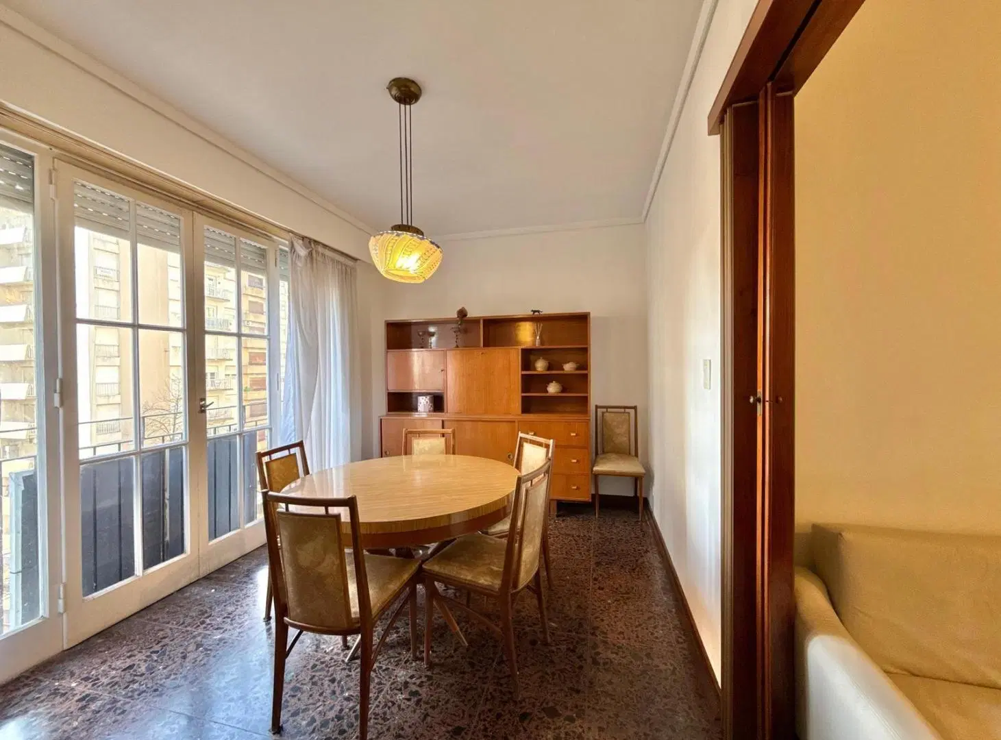 Venta departamento de 3 ambientes a la calle 5