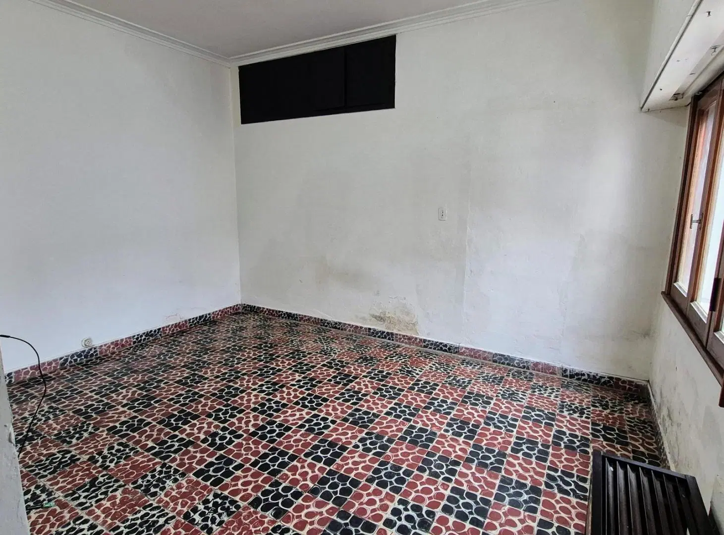 OPORTUNIDAD! PH A REFACCIONAR 2 AMBIENTES CON PATIO! 4