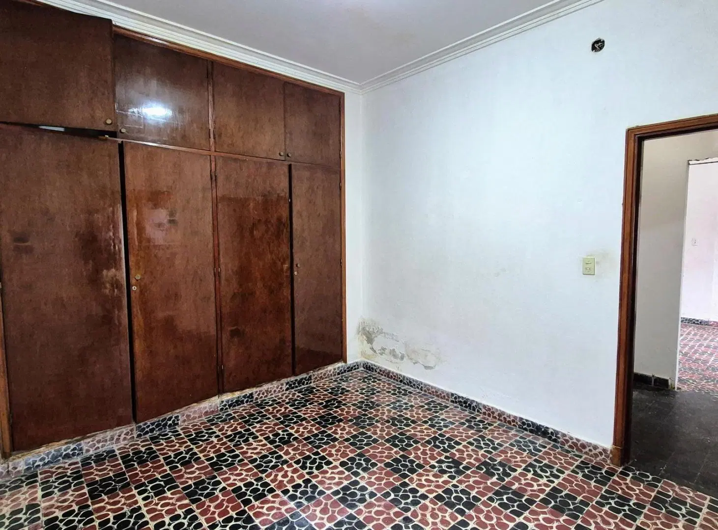 OPORTUNIDAD! PH A REFACCIONAR 2 AMBIENTES CON PATIO! 1