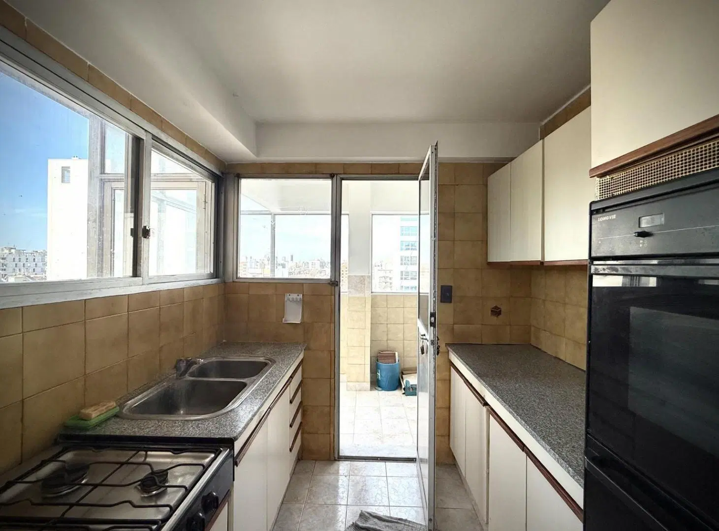 Departamento de 4 ambientes 140 m2 cochera y baulera 4