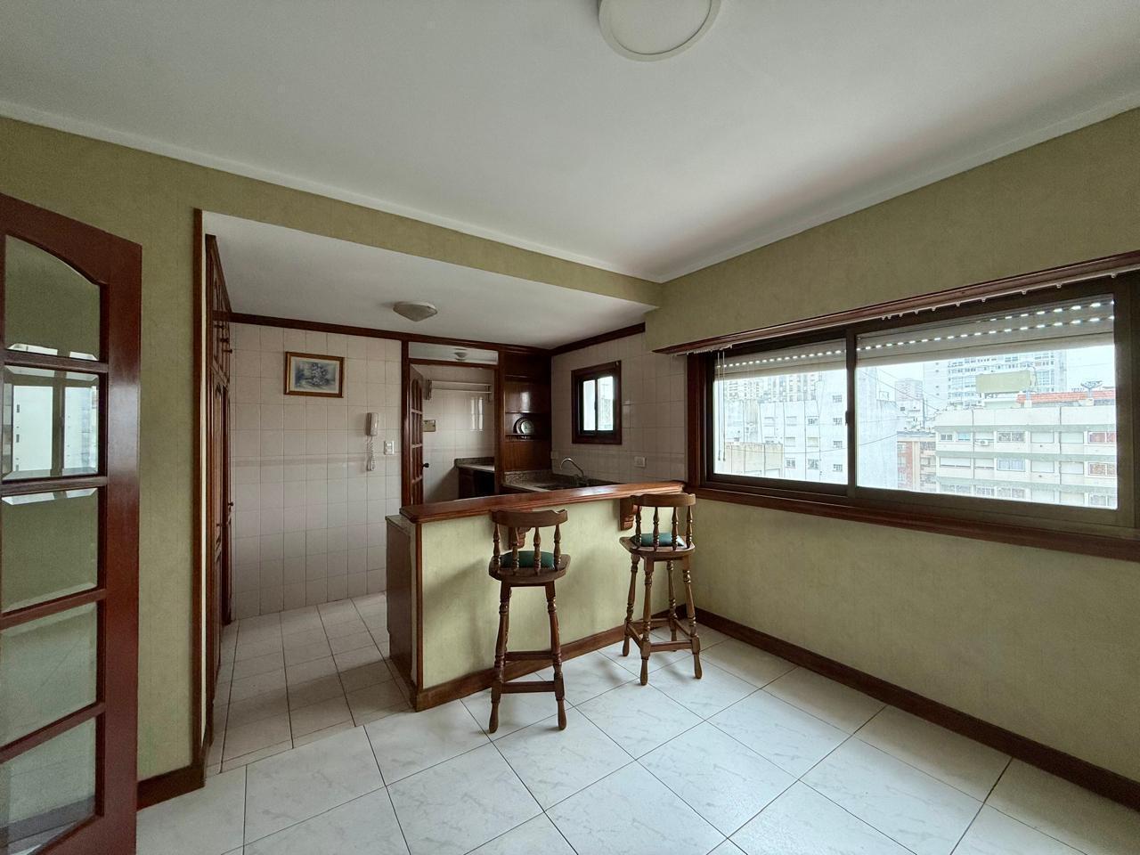 Foto de Departamento semipiso 4 amb. c/cochera, imagen 1