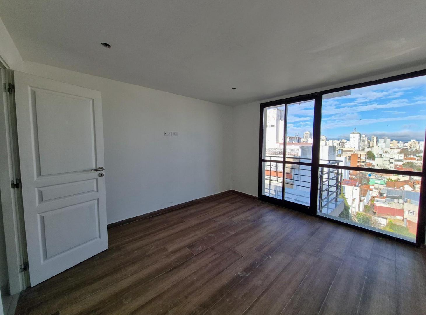 Foto de Departamento 3 Ambientes a estrenar con cochera cubierta - La Perla, imagen 1