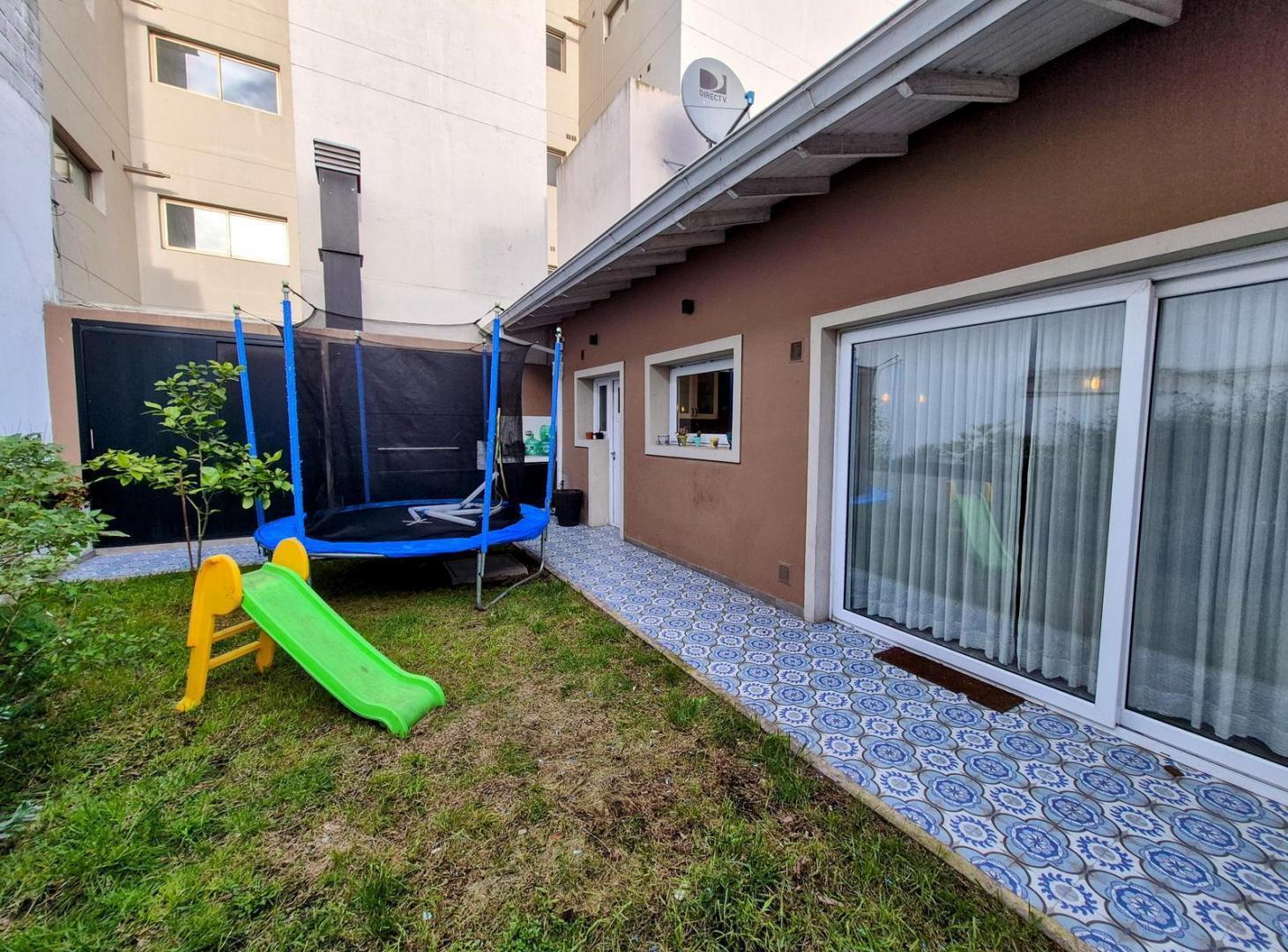 Foto de Casa 3 ambientes totalmente reciclada con patio y cochera - Pompeya, imagen 5