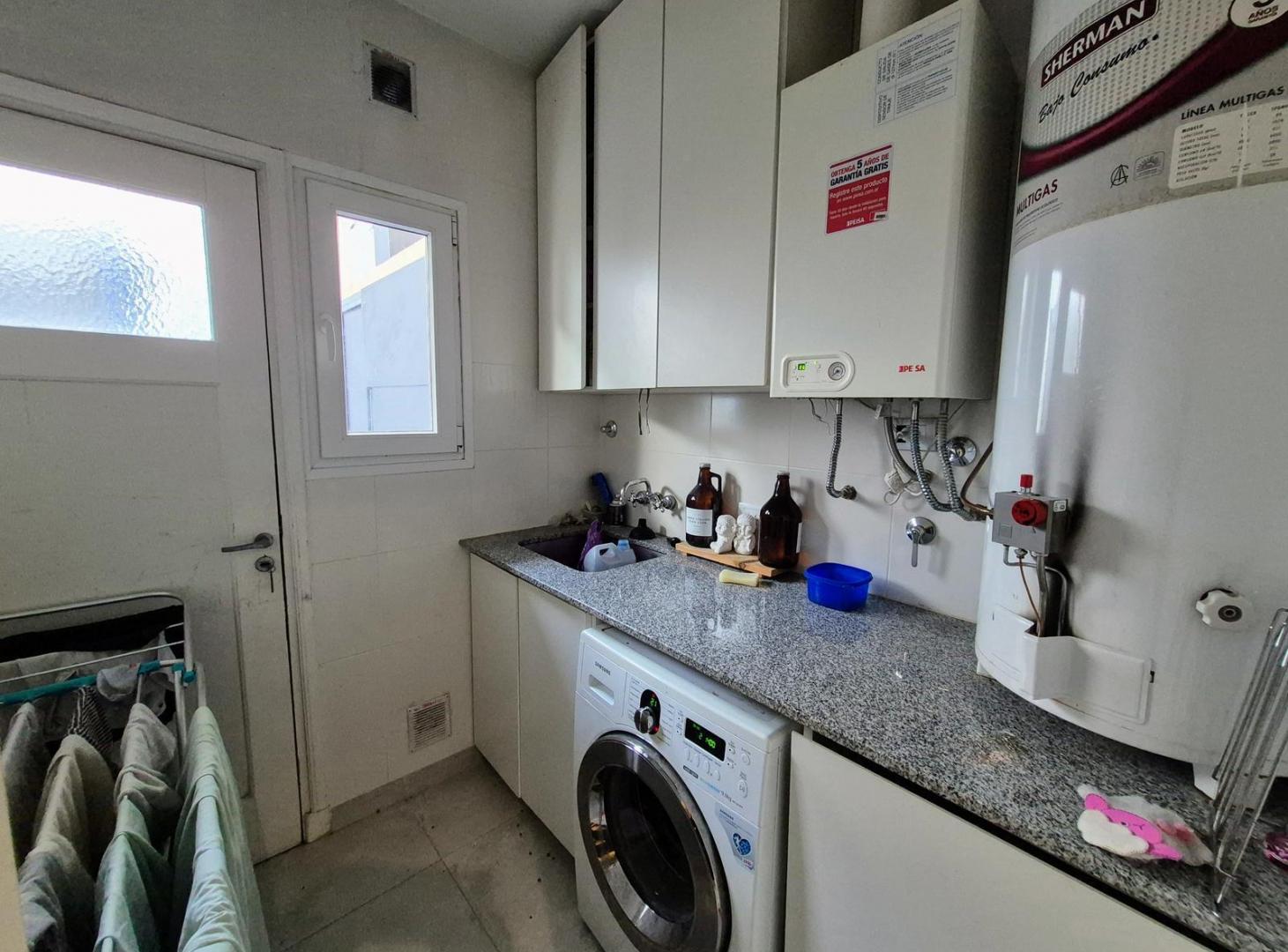 Foto de Casa 3 ambientes totalmente reciclada con patio y cochera - Pompeya, imagen 3
