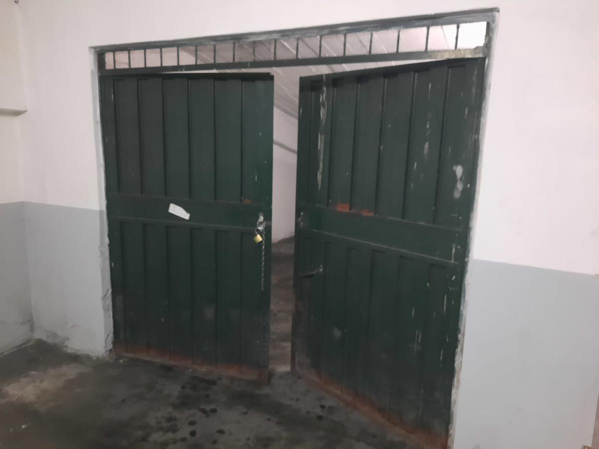 Foto de AMPLIA COCHERA CERRADA LA RIOJA Y LURO, imagen 2