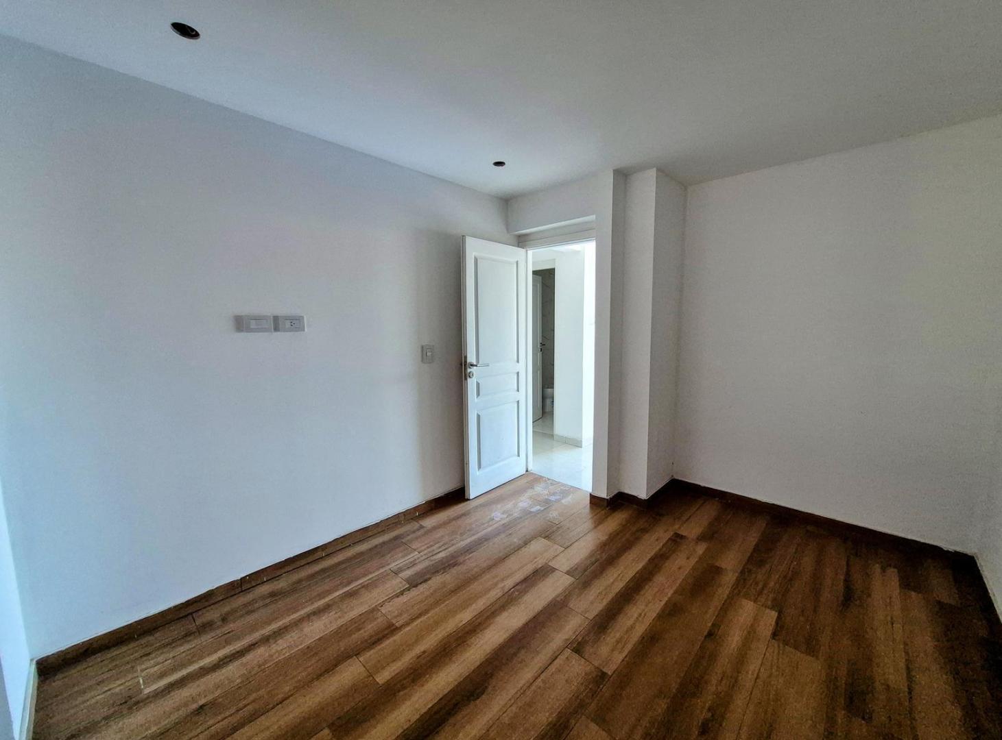 Foto de Departamento en La Perla 2 AMBIENTES A ESTRENAR CON COCHERA CUBIERTA, imagen 5