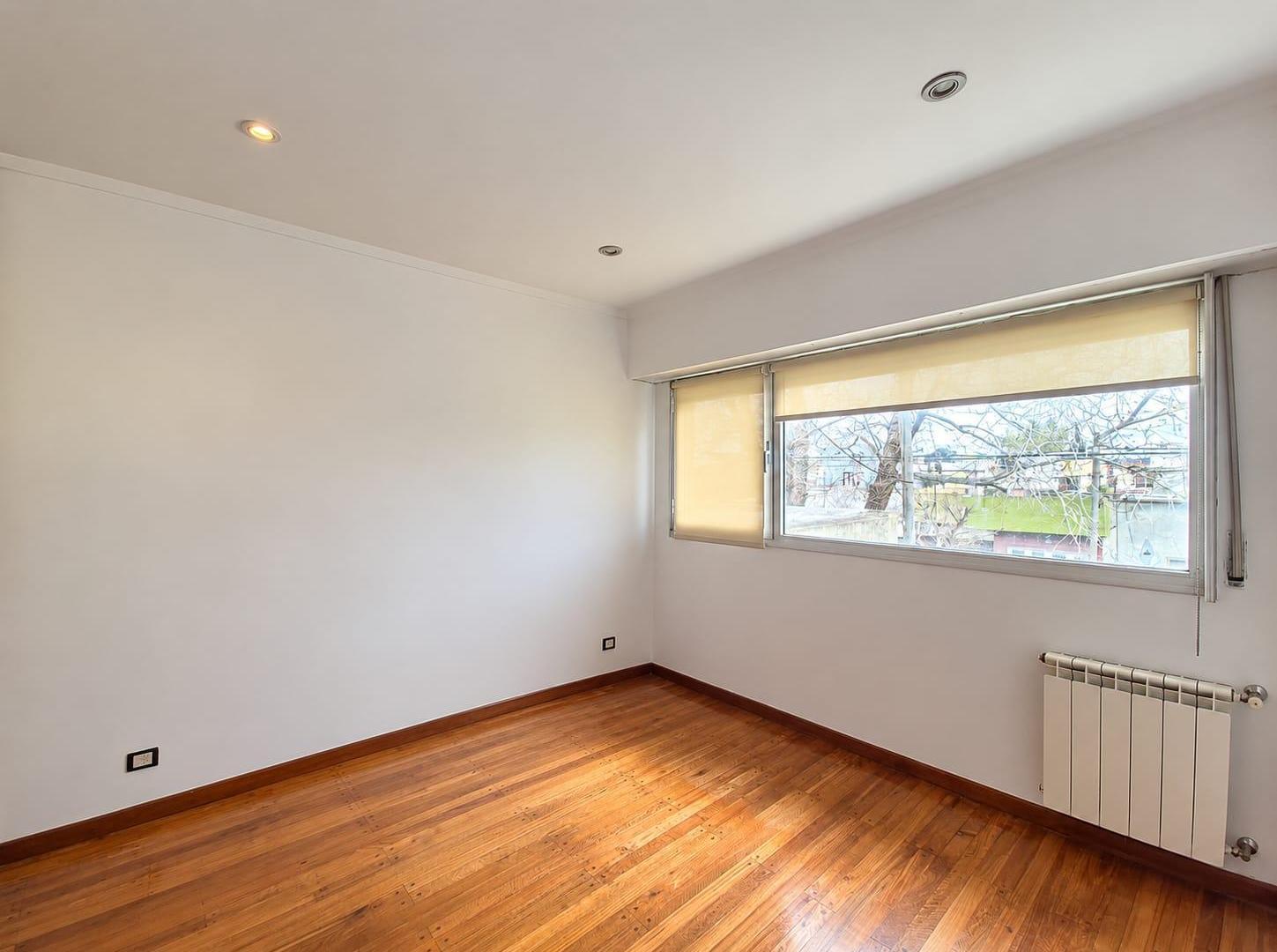 Foto de Duplex en alquiler 3 amb con patio en Pinos de Anchorena, imagen 2