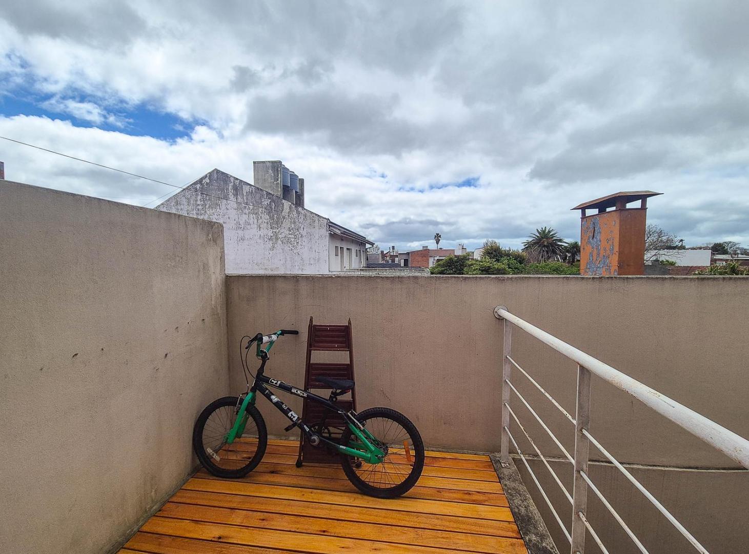Foto de Duplex en alquiler 3 amb con patio en Pinos de Anchorena, imagen 3