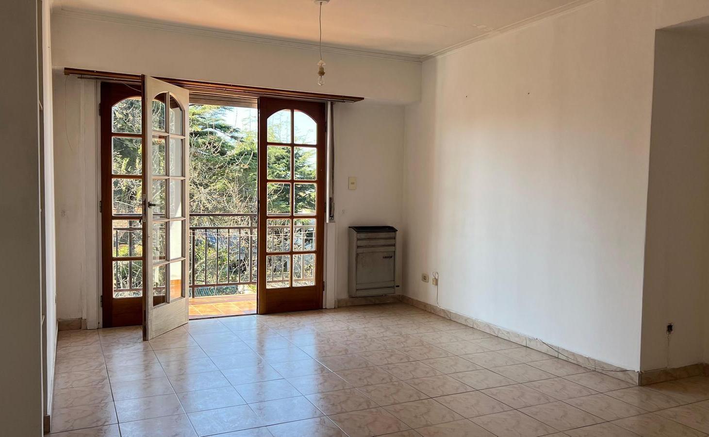 Foto de Venta Departamento 3 ambientes con cochera contrafrente Villa Primera, imagen 3