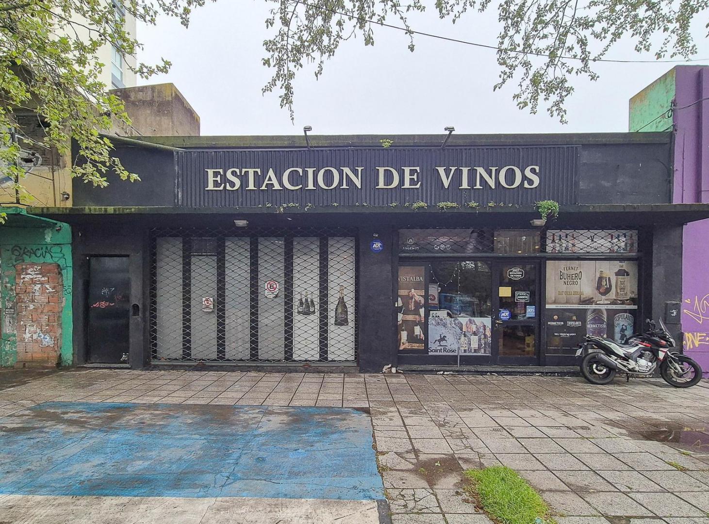 Foto de Dos locales con oficinas en lote propio Avenida Luro, imagen 1