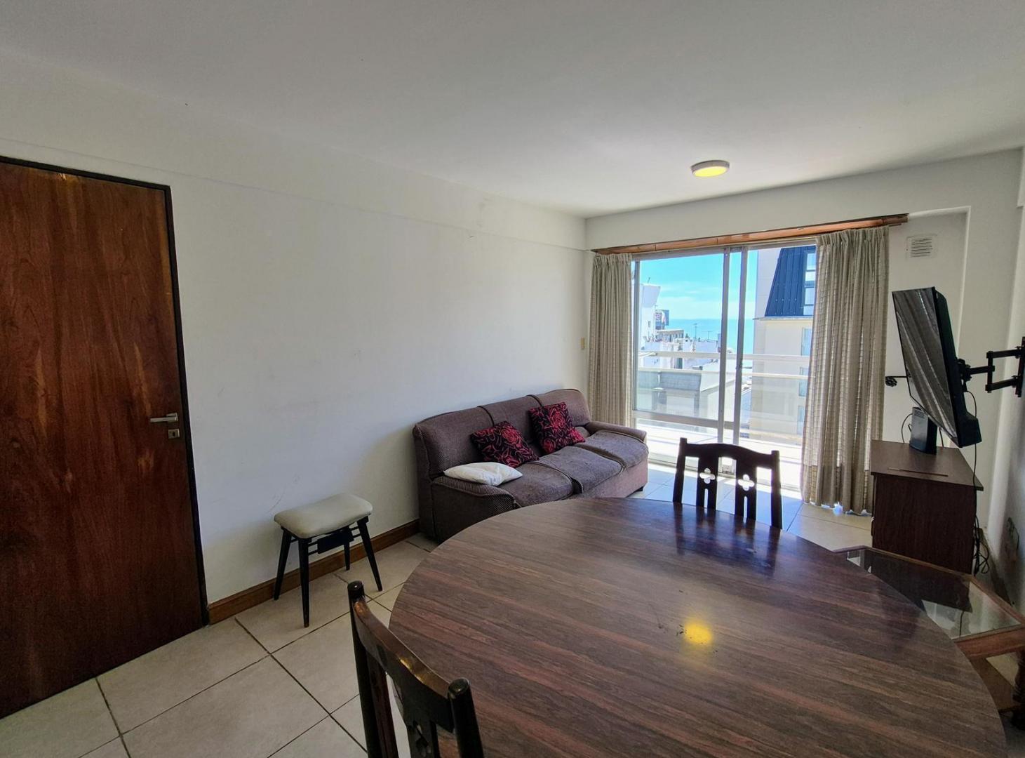 Foto de DEPARTAMENTO 2 AMBIENTES CON BALCÓN A LA CALLE - A UNA CUADRA DEL MAR, imagen 3