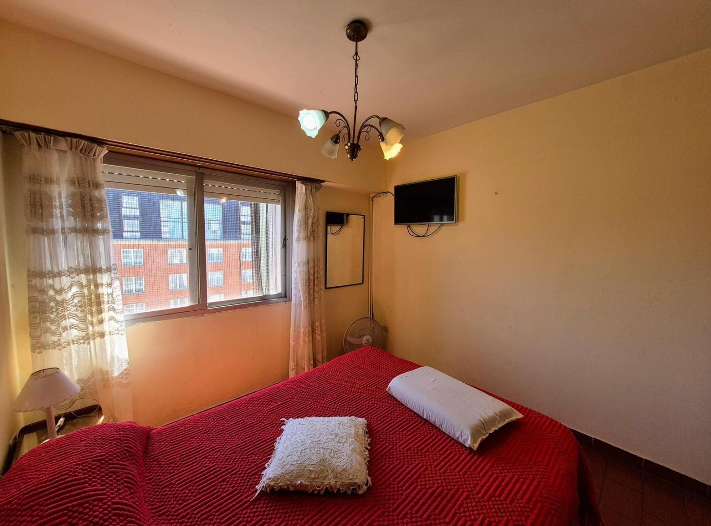 Foto de DEPARTAMENTO 2 AMBIENTES CON BALCÓN A LA CALLE - A UNA CUADRA DEL MAR, imagen 5
