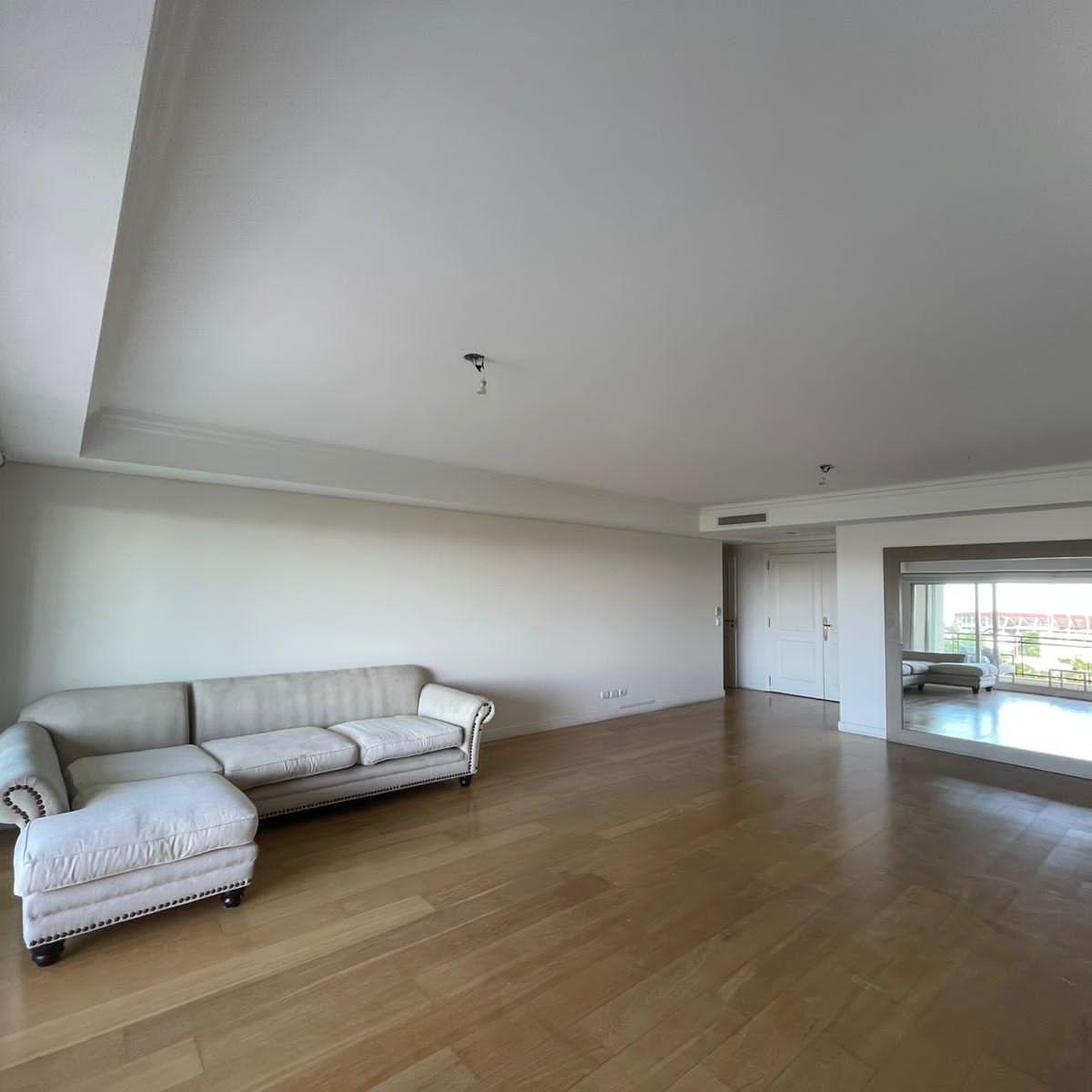 Chateau Libertador. 4 Ambientes 220 m. 5