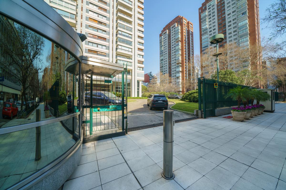 Foto de VENTA. TORRE LE PARC. 3 cocheras. 400 metros. Seguridad y Amenities., imagen 3