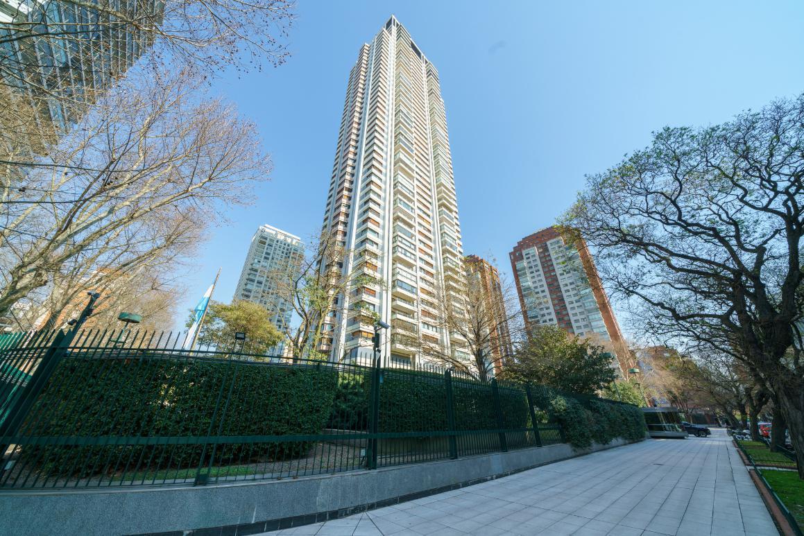 VENTA. TORRE LE PARC. 3 cocheras. 400 metros. Seguridad y Amenities.