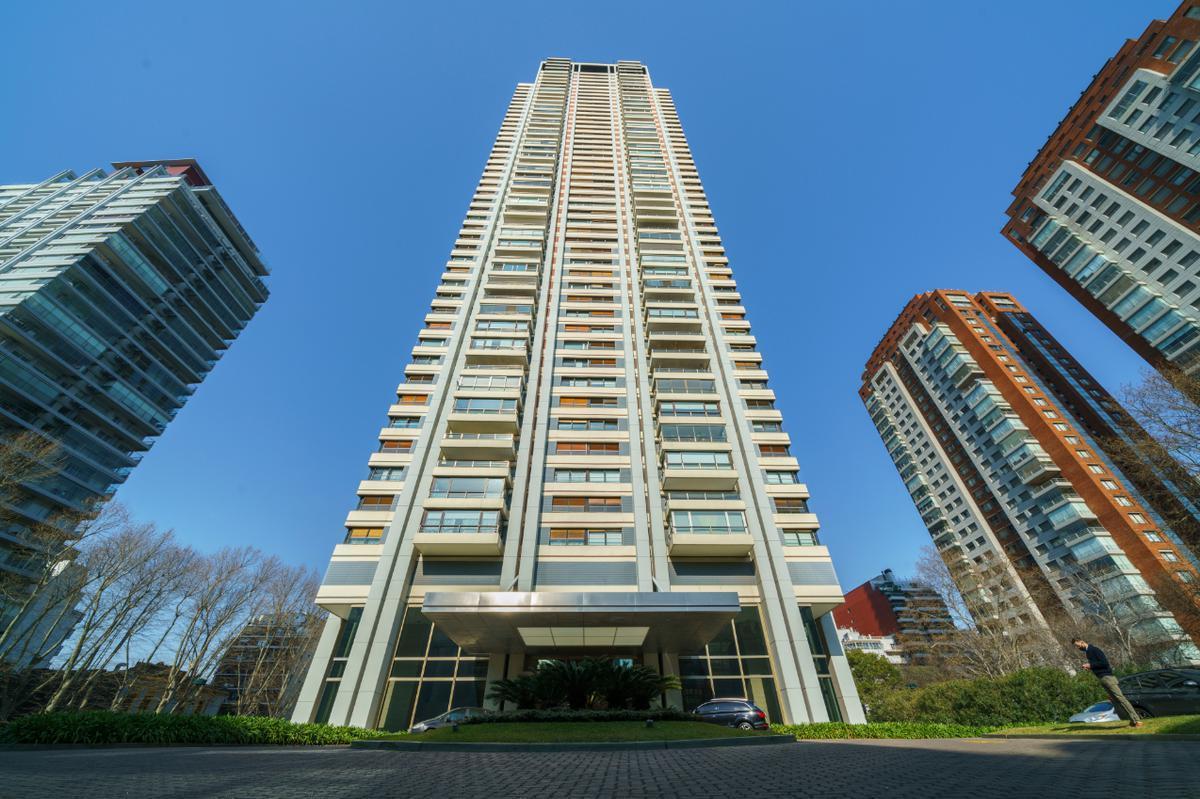 Foto de VENTA. TORRE LE PARC. 3 cocheras. 400 metros. Seguridad y Amenities., imagen 2