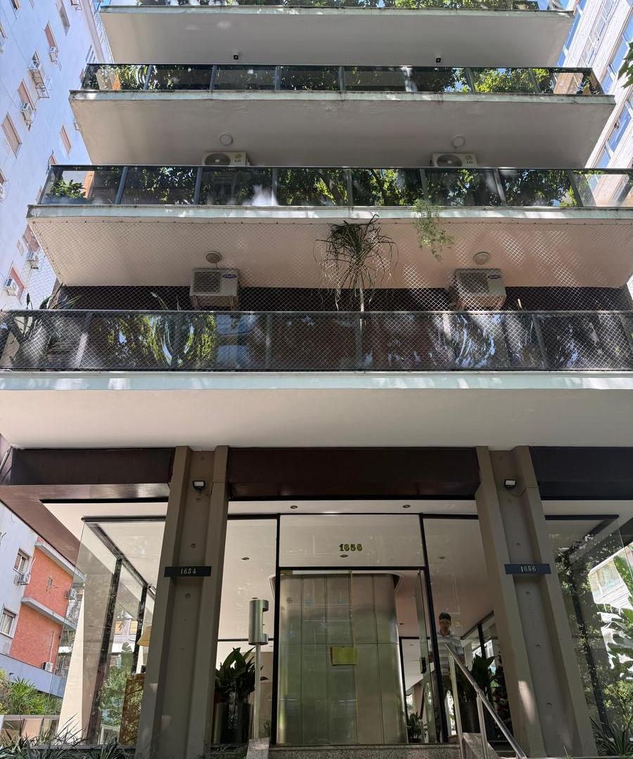 Foto de VENTA. Torre, 4 ambientes, dependencia, 2 cocheras, seguridad. Belgrano., imagen 2