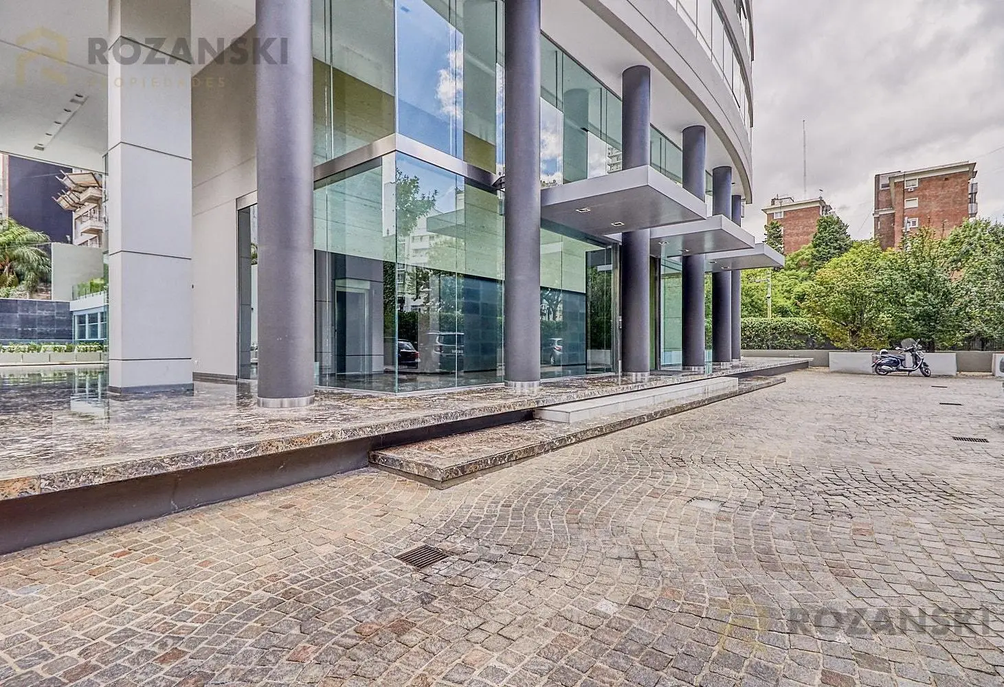 ALQUILER. TORRE GREEN TOWER. 4 AMBIENTES, 2 COCHERAS, AMENITIES, SEGURIDAD. 4