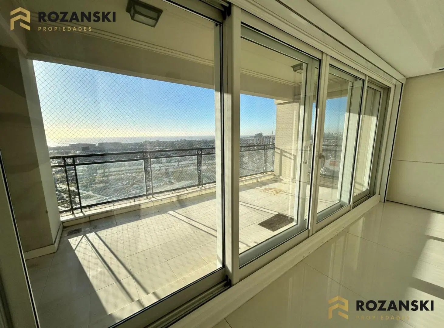 VENTA. Chateau Av. Libertador . 4 Ambientes, 2 cocheras. Amenities y Seguridad. 4