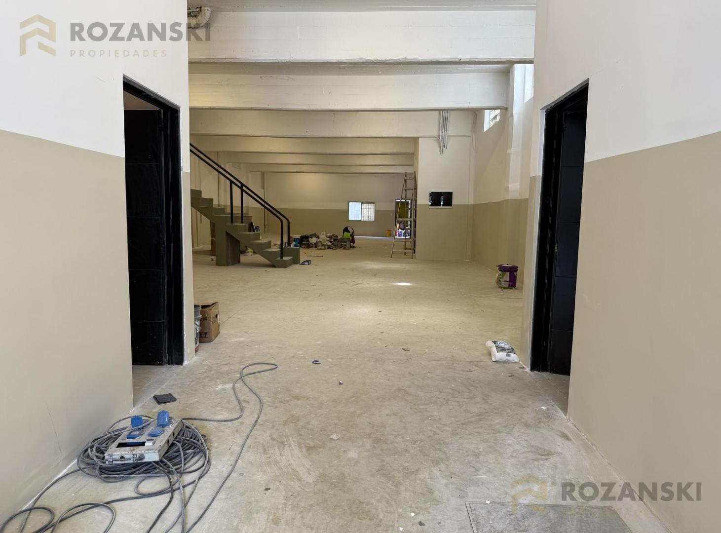 Foto de VENTA. GALPON RECICLADO A NUEVO. OFICINAS Y ESTACIONAMIENTO., imagen 4