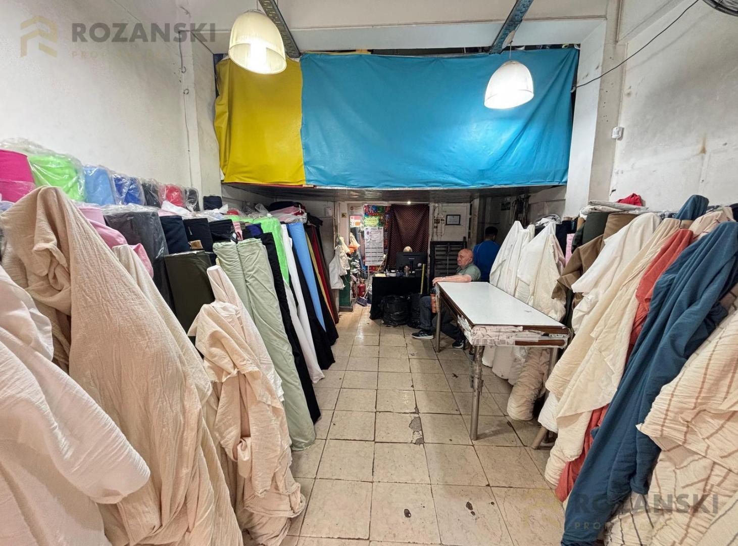 Foto de Venta local a la calle en Once. Lavalle entre Azcuénaga y Larrea., imagen 3