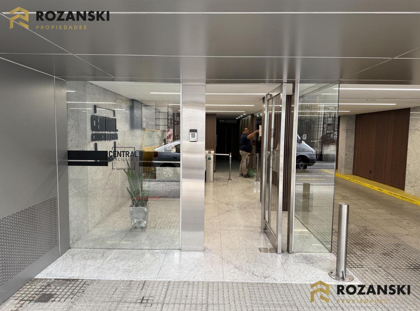 Foto de VENTA. amplio monoambiente al frente, seguridad, amenities. Suipacha, imagen 1