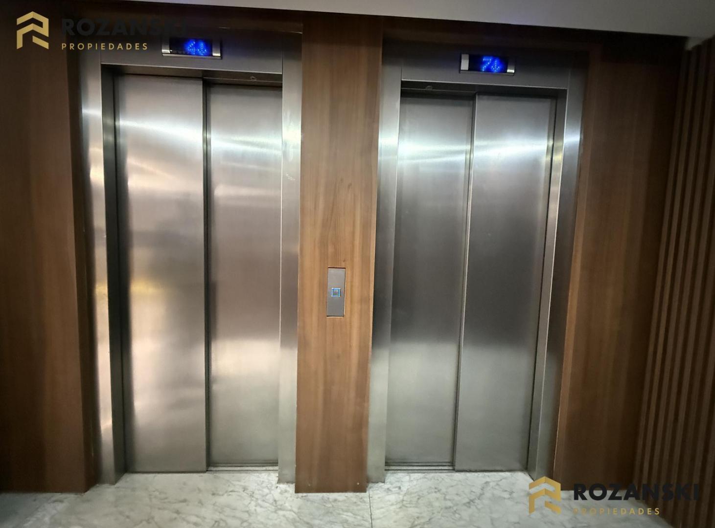 Foto de VENTA. amplio monoambiente al frente, seguridad, amenities. Suipacha, imagen 3