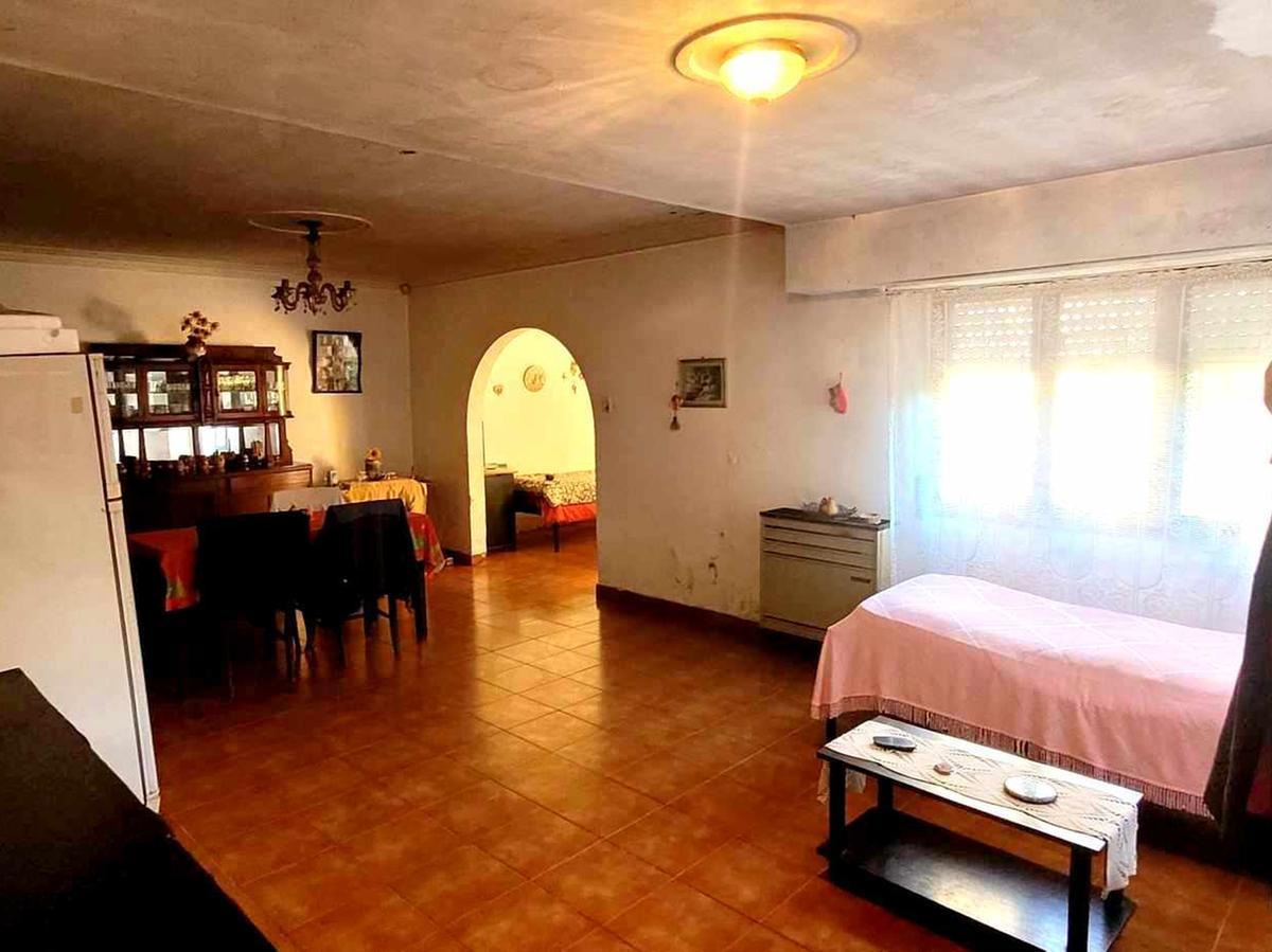 Foto de Casa de 3 ambientes + local comercial en muy buena ubicación., imagen 3