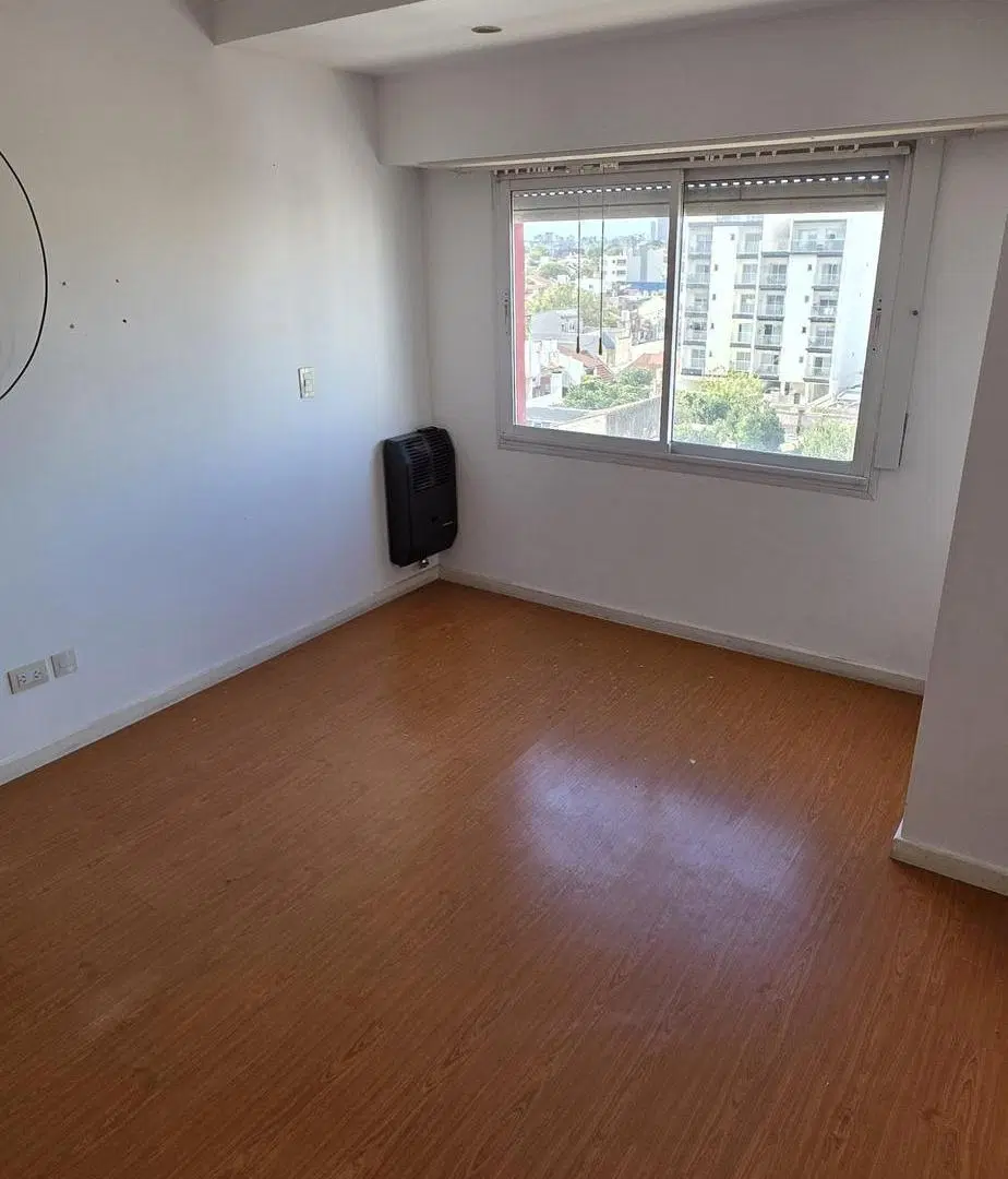 Moderno departamento de 3 amb al frente con cochera 4