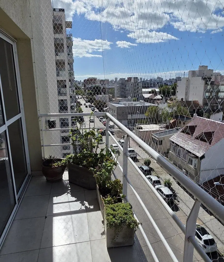 Moderno departamento de 3 amb al frente con cochera 5