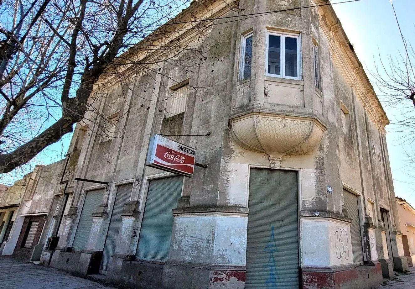 Local comercial + Departamento 3 amb + Ph de 3 amb + Garaje. 1