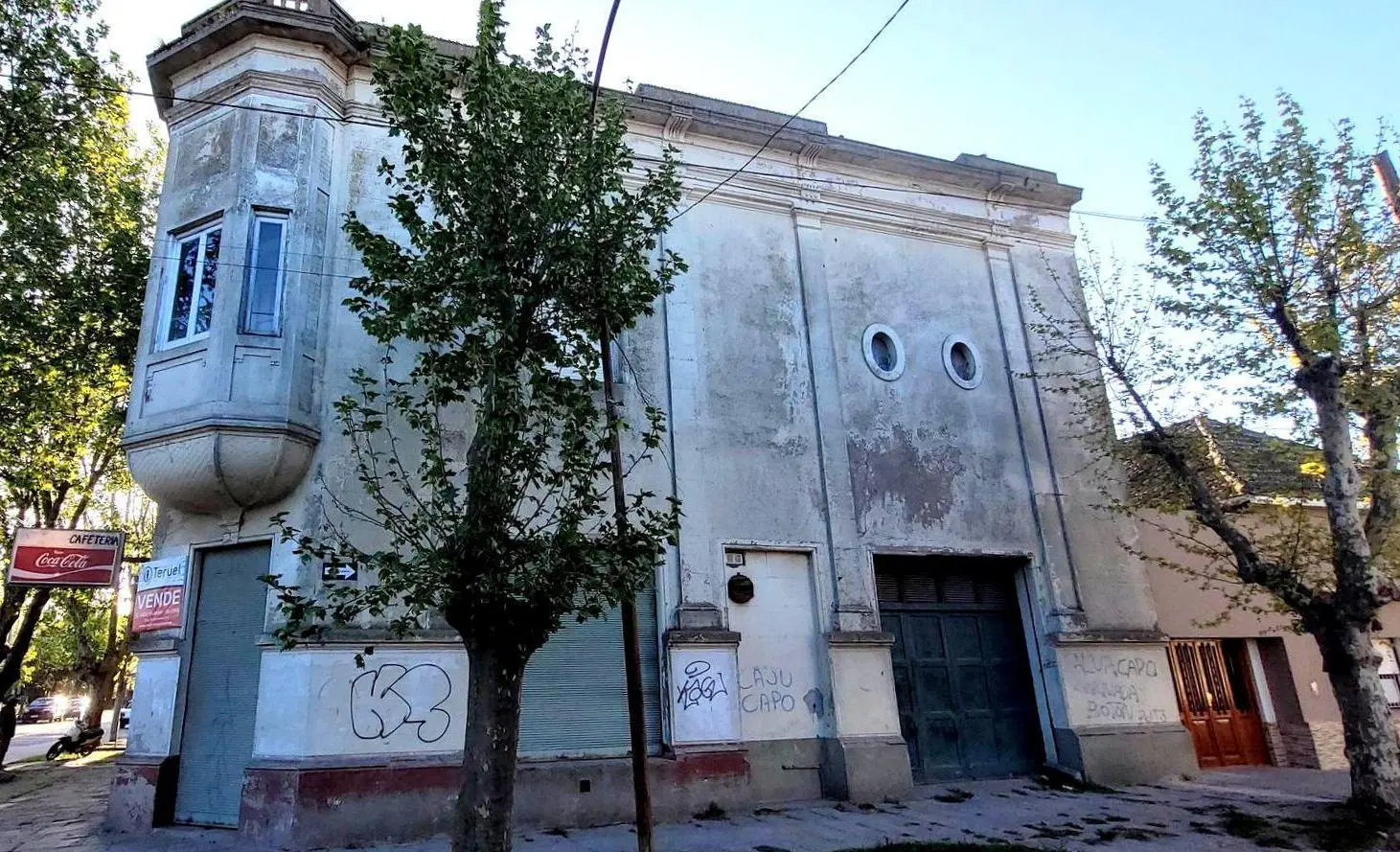 Local comercial + Departamento 3 amb + Ph de 3 amb + Garaje. 3