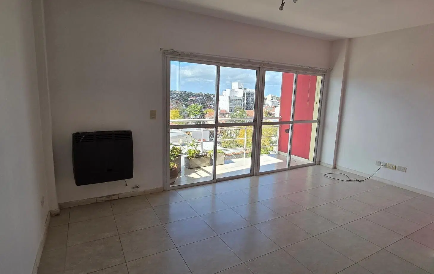 Hermoso depto de 3 amb al frente con cochera edificio moderno. 4