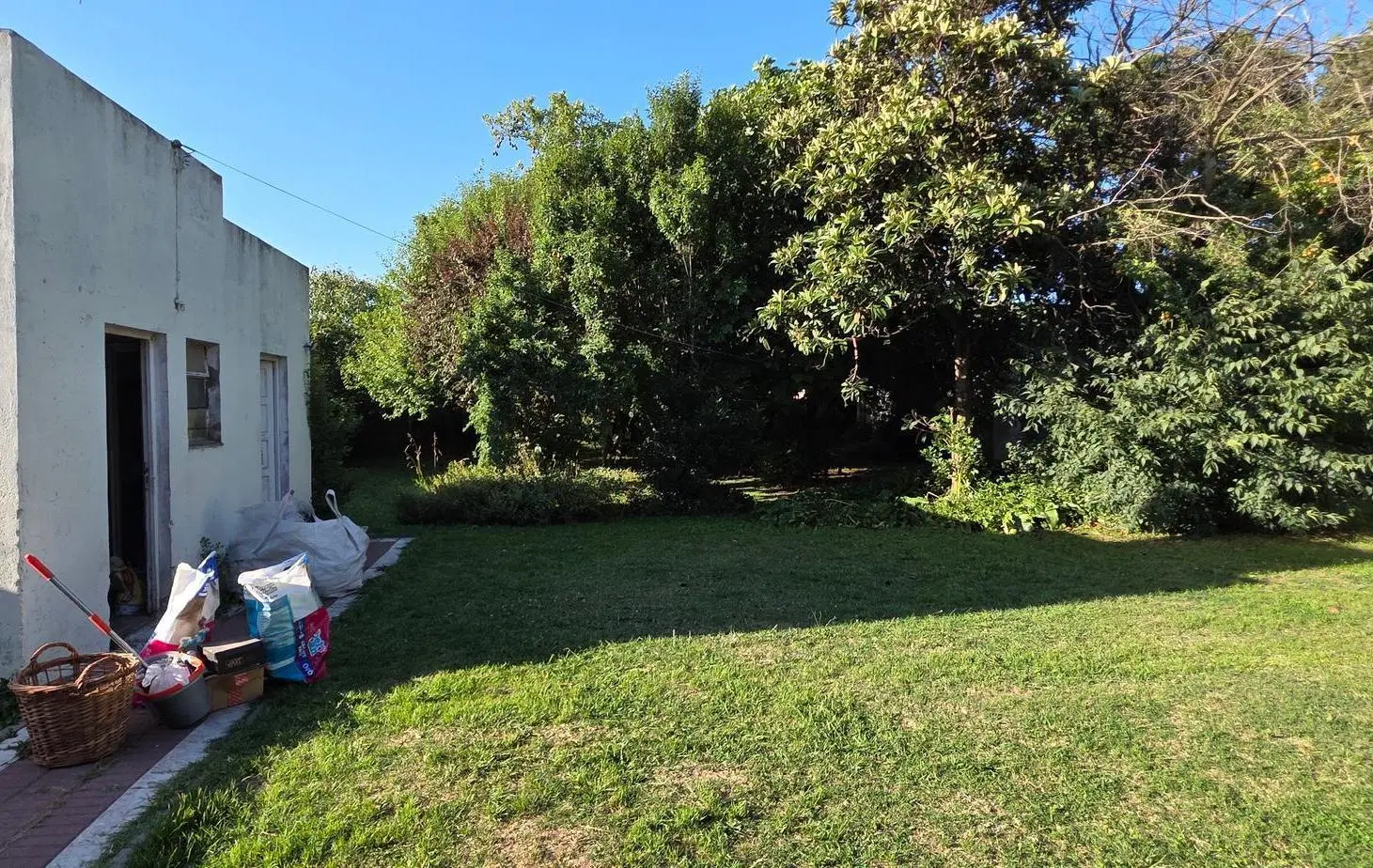 Muy lindo Chalet de 3 amb emplazado sobre lote de 10x40. 1