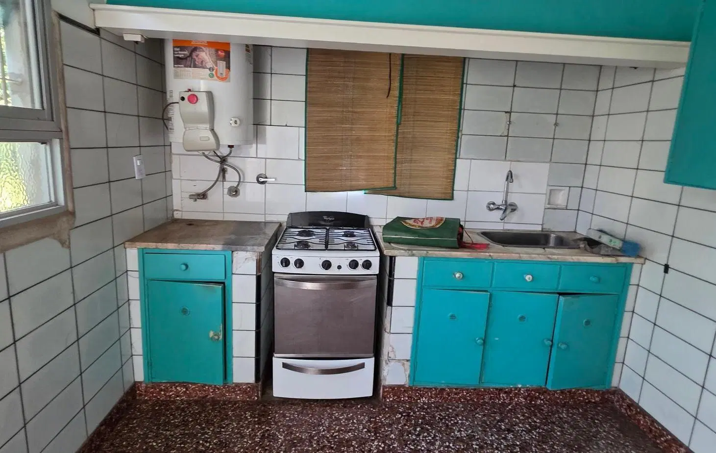 Muy lindo Chalet de 3 amb emplazado sobre lote de 10x40. 5