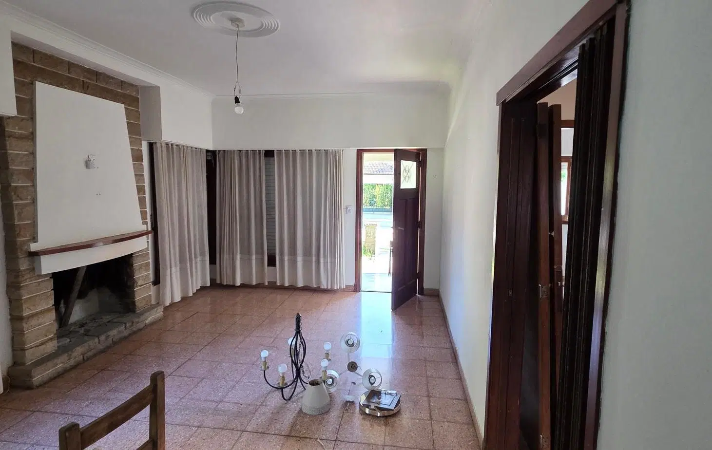 Muy lindo Chalet de 3 amb emplazado sobre lote de 10x40. 5