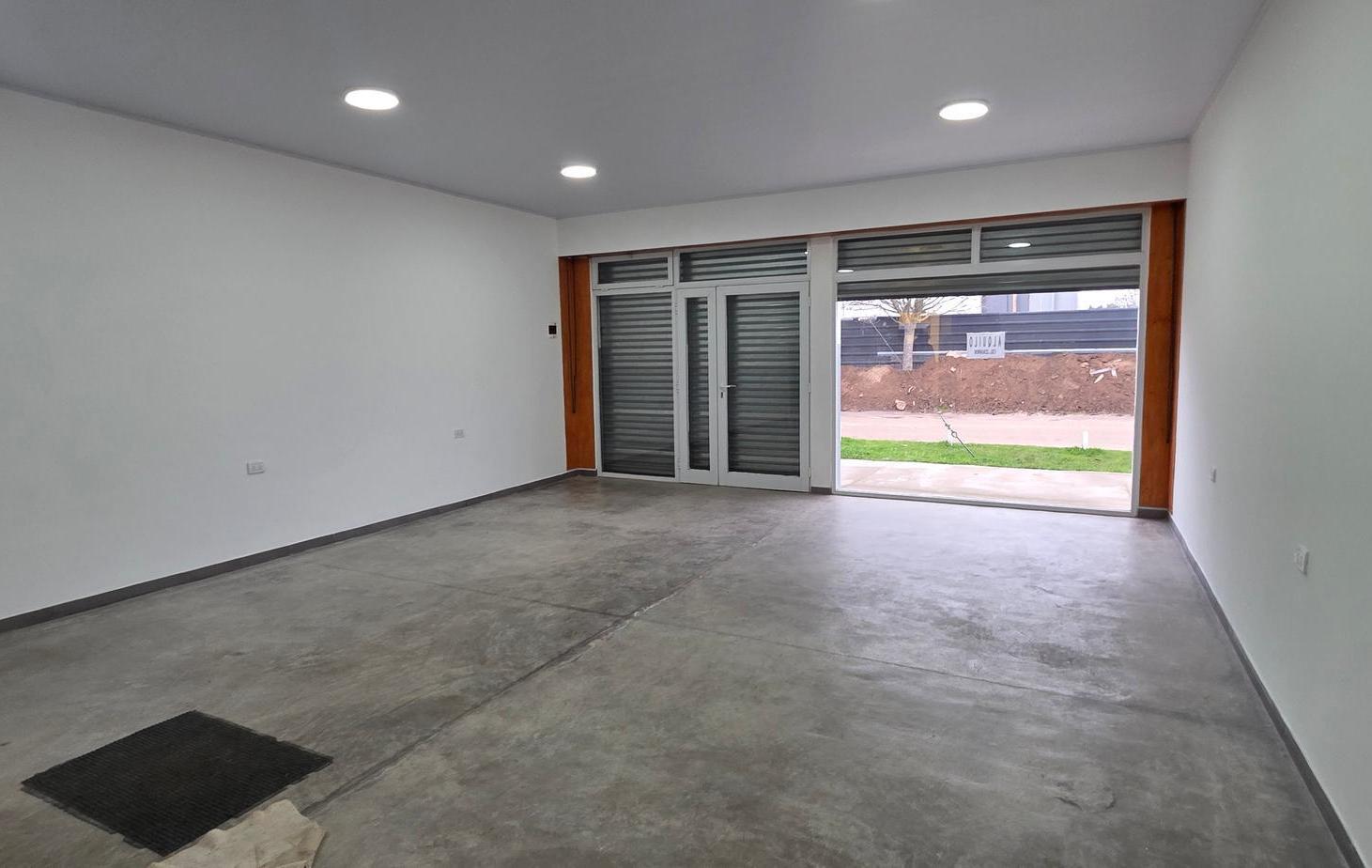 Foto de Hermoso y moderno local comercial en Batan., imagen 5