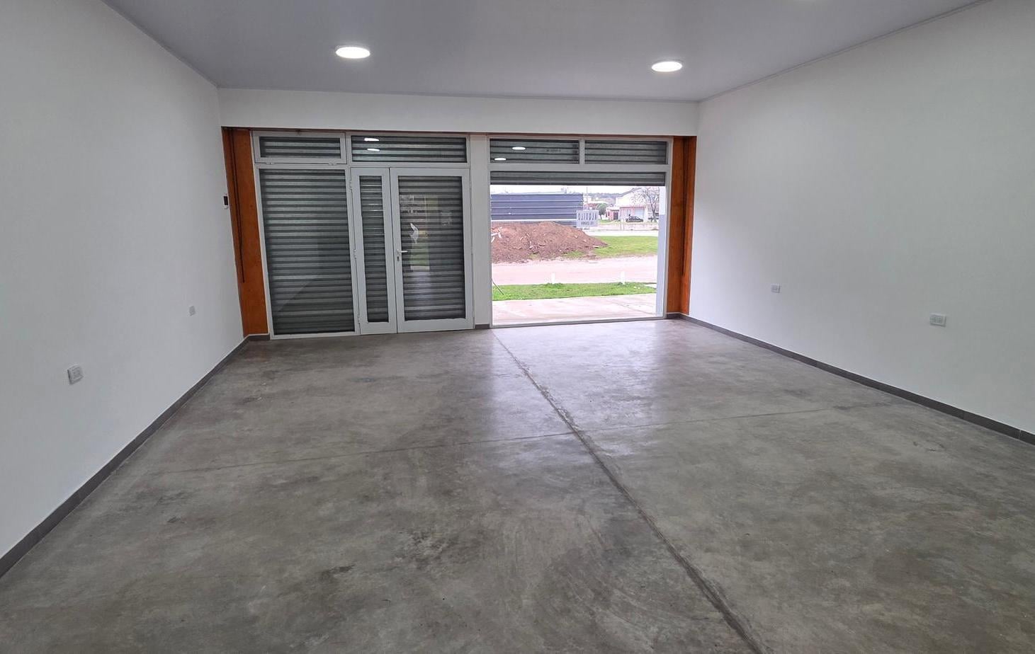 Foto de Hermoso y moderno local comercial en Batan., imagen 3