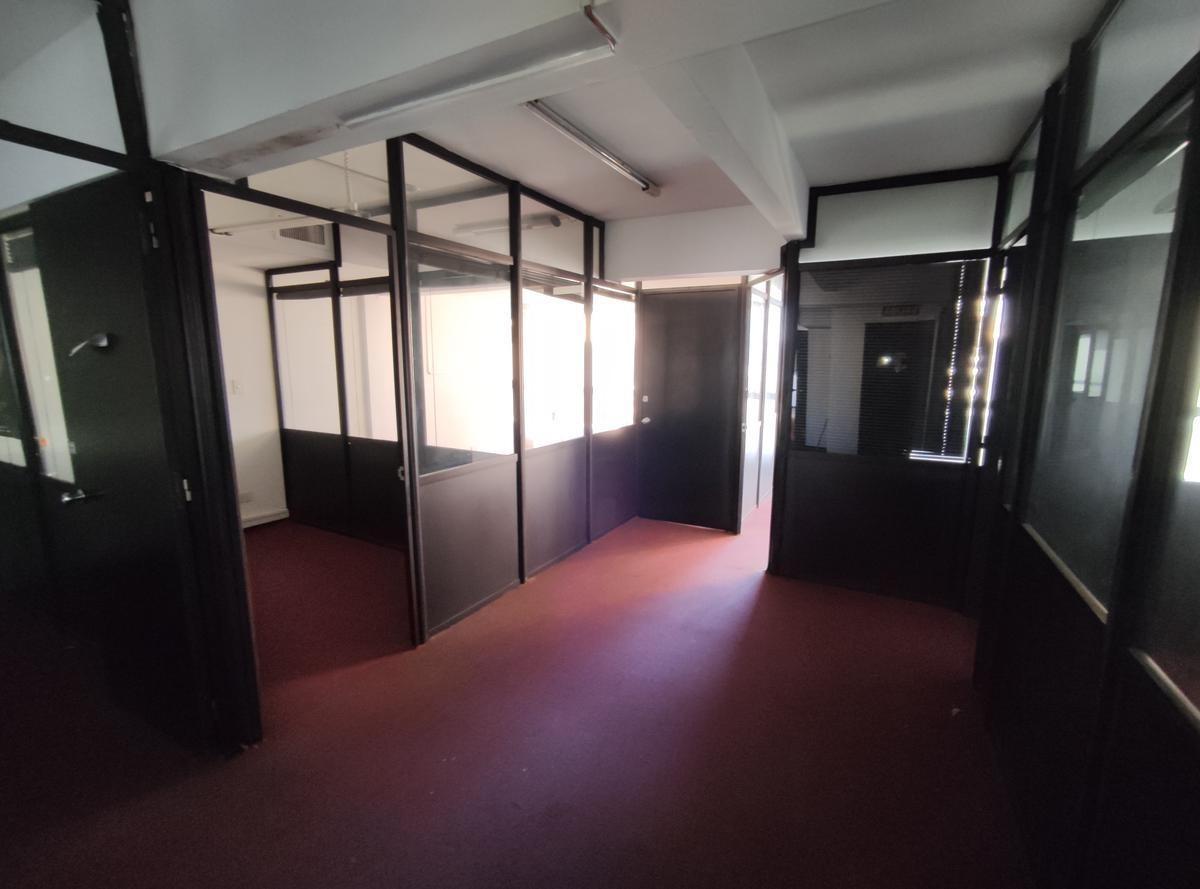 Piso Oficina 250 M2. En Retiro. Excelente Ubicacion. Piso 10
