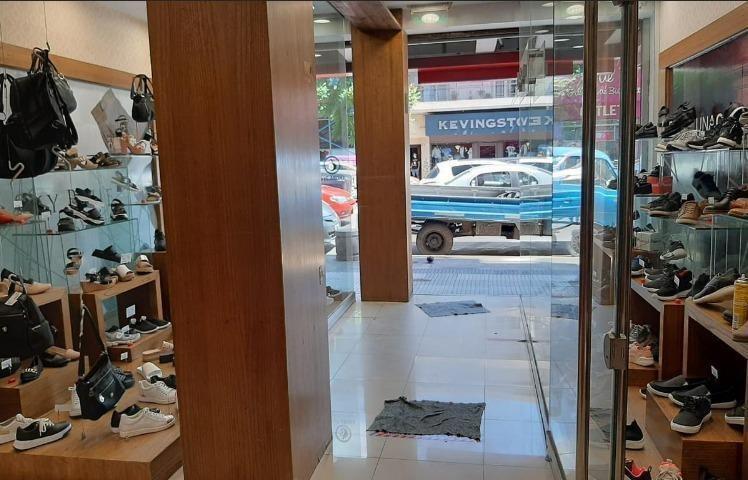 Foto de 2 Locales chicos -sobre Avenida Cordoba!!!, imagen 5