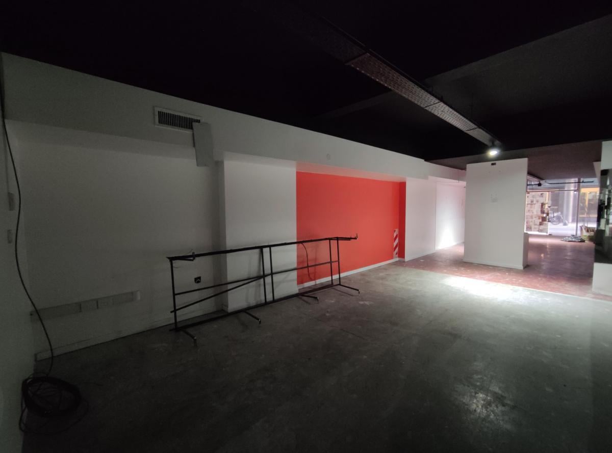 Foto de Excelente Local 320 m2 de Planta!!!, imagen 2