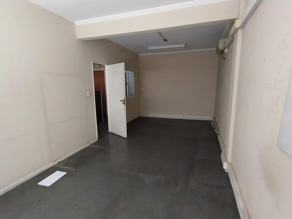 Excelente Oficina 174 m² Cubiertos! 1