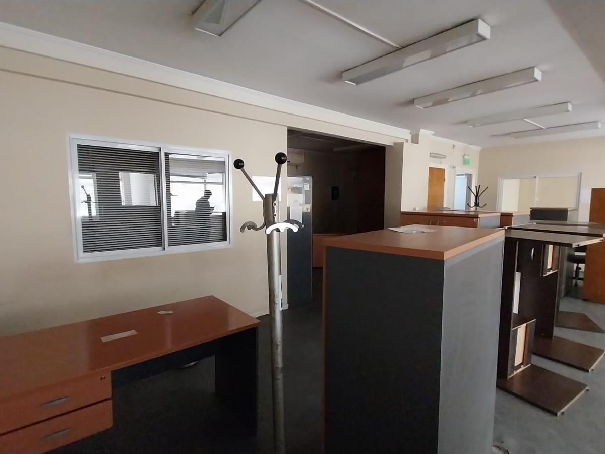 Excelente Oficina 174 m² Cubiertos! 3