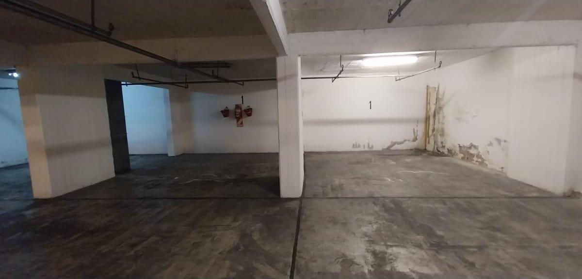 Oportunidad 471 m², con 5 Cocheras Cubiertas, Plantas Completas! 5