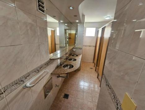 Oficina 280 m2, 2 cocheras, con Vigilancia!!! 5