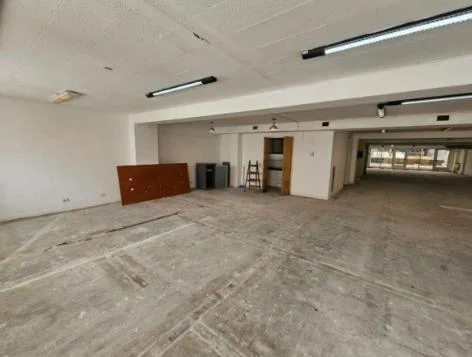 Oficina 280 m2, 2 cocheras, con Vigilancia!!!
